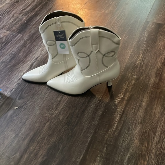 Universal Thread Cowgirl Boots - Picture 2 of 4